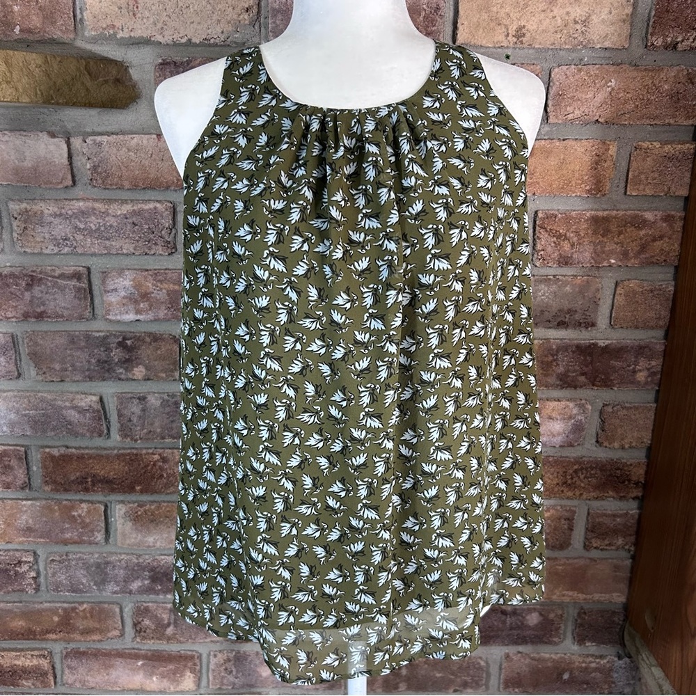 LOFT Olive Green and White Pleated Sleeveless Tank Top 23